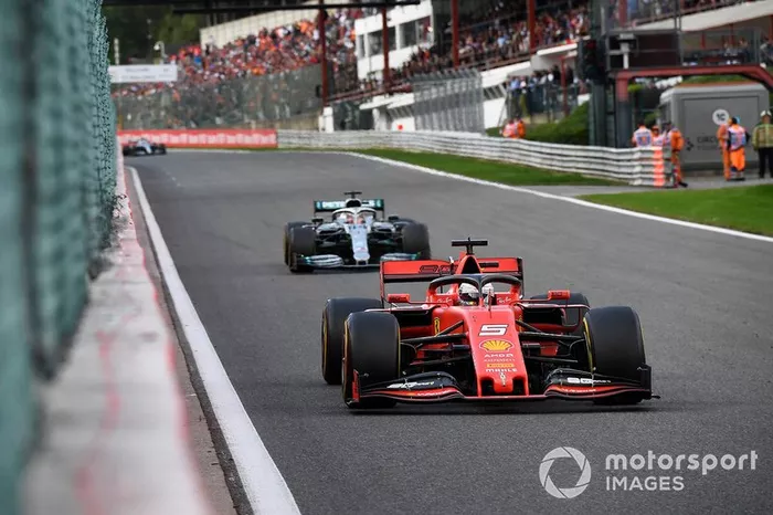 Momentos antes da ultrapassagem de Hamilton sobre Vettel