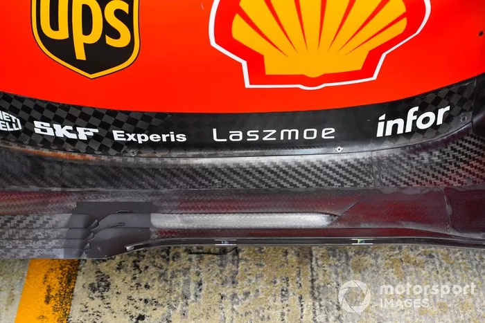 Ferrari SF90 floor