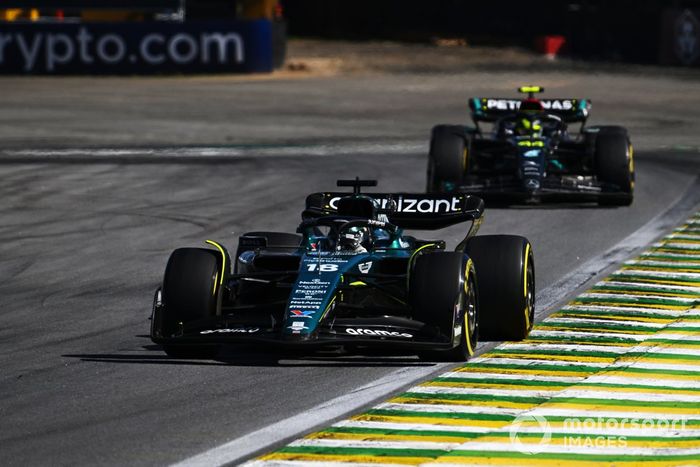 Lance Stroll, Aston Martin AMR23, Lewis Hamilton, Mercedes F1 W14
