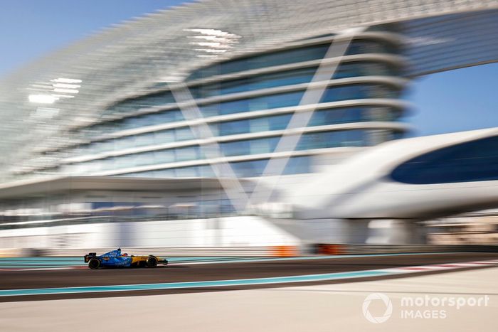 Fernando Alonso i Renault R25