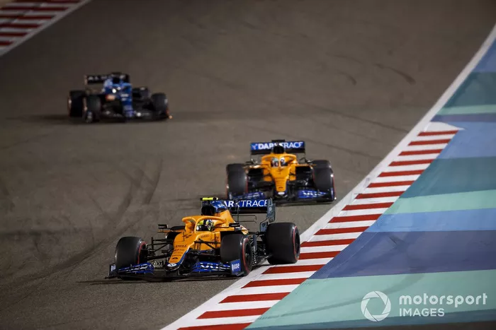 Lando Norris, McLaren MCL35M, Daniel Ricciardo, McLaren MCL35M 