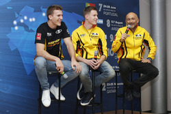 Hugo Valente, Nicky Catsburg, Gabriele Tarquini, LADA Sport Rosneft
