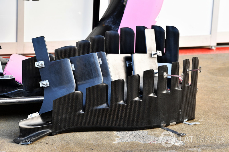 Force India VJM11 barge boardlar