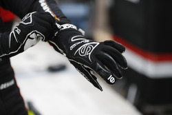 Simon Pagenaud, Team Penske Chevrolet, hands, gloves, tape