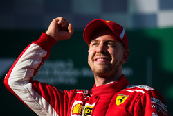 Переможець Себастьян Феттель, Ferrari, подіум
