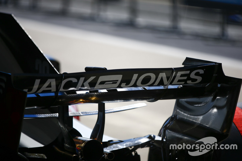 Arka kanat detay Kevin Magnussen Haas F1 Team VF-18