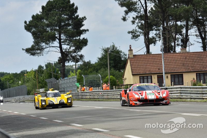 #52 AF Corse Ferrari 488 GTE EVO: Toni Vilander, Antonio Giovinazzi, Pipo Derani, #29 Racing Team Nederland Dallara P217: Frits van Eerd, Giedo van der Garde, Jan Lammers