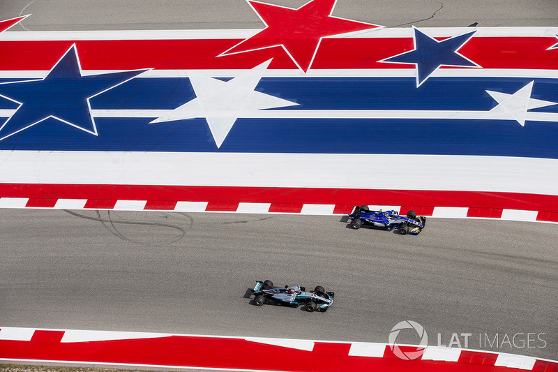 Lewis Hamilton, Mercedes AMG F1 W08, double Pascal Wehrlein, Sauber C36