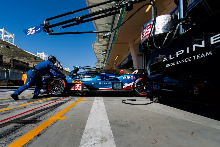 #35 Alpine Endurance Team Alpine A424: Paul-Loup Chatin, Ferdinand Habsburg, Charles Milesi
