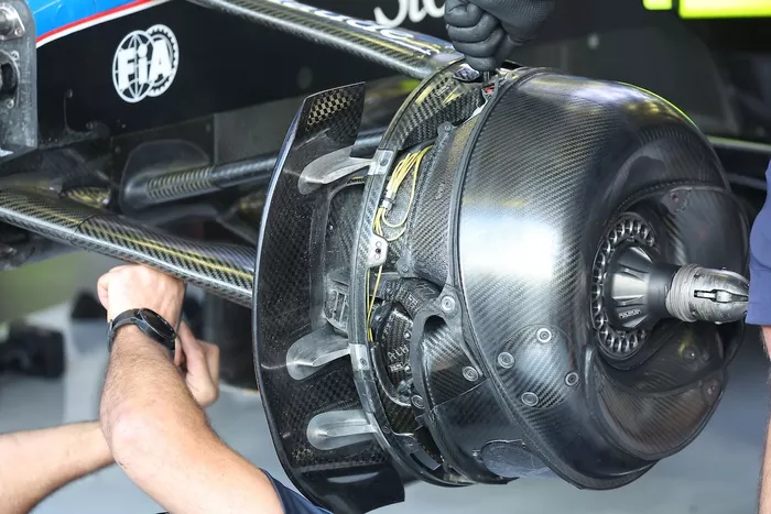 Williams FW48، التفاصيل الفنية 