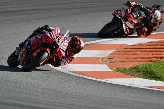 Francesco Bagnaia, Equipo Ducati, Marco Bezzecchi, Aprilia Racing