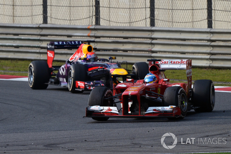 Fernando Alonso, Ferrari F138; Sebastian Vettel, Red Bull Racing RB9