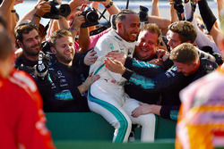 Yarış galibi Lewis Hamilton, Mercedes-AMG F1, Parc ferme