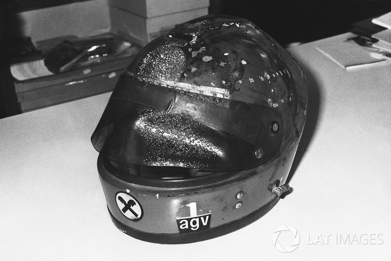 El casco quemado de Niki Lauda, ​​Ferrari