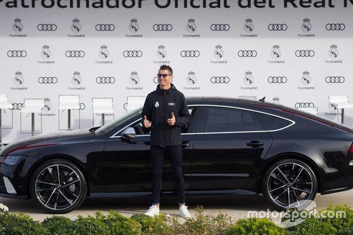 Cristiano Ronaldo con su nuevo Audi