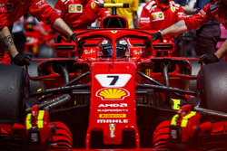 Kimi Raikkonen, Ferrari SF71H, arrives on the grid
