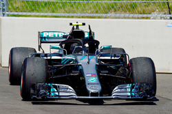 El coche de Valtteri Bottas, Mercedes-AMG F1 W09 al retirarse de la carrera