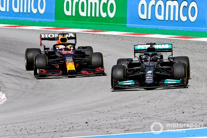 Lewis Hamilton, Mercedes W12, Max Verstappen, Red Bull Racing RB16B 