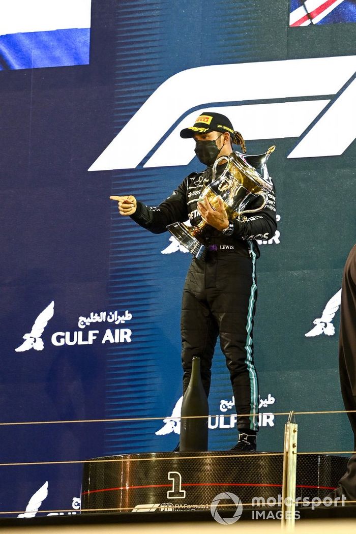 Podio: segundo lugar Lewis Hamilton, Mercedes