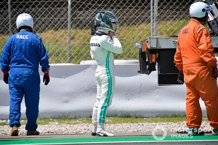 Nikita Mazepin, tester, Mercedes AMG F1 dopo essersi fermato sulla pista