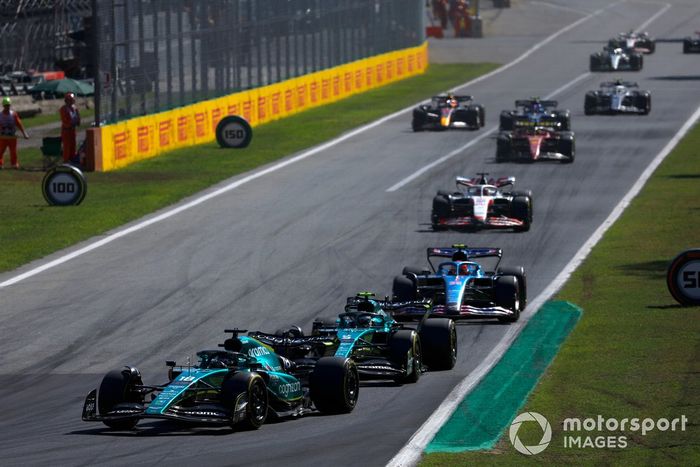 Lance Stroll, Aston Martin AMR22, Sebastian Vettel, Aston Martin AMR22, Esteban Ocon, Alpine A522