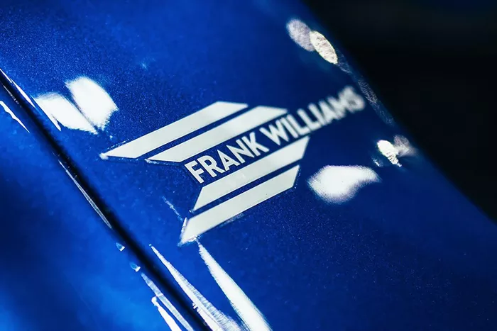 Williams FW43B con homenaje a Frank Williams