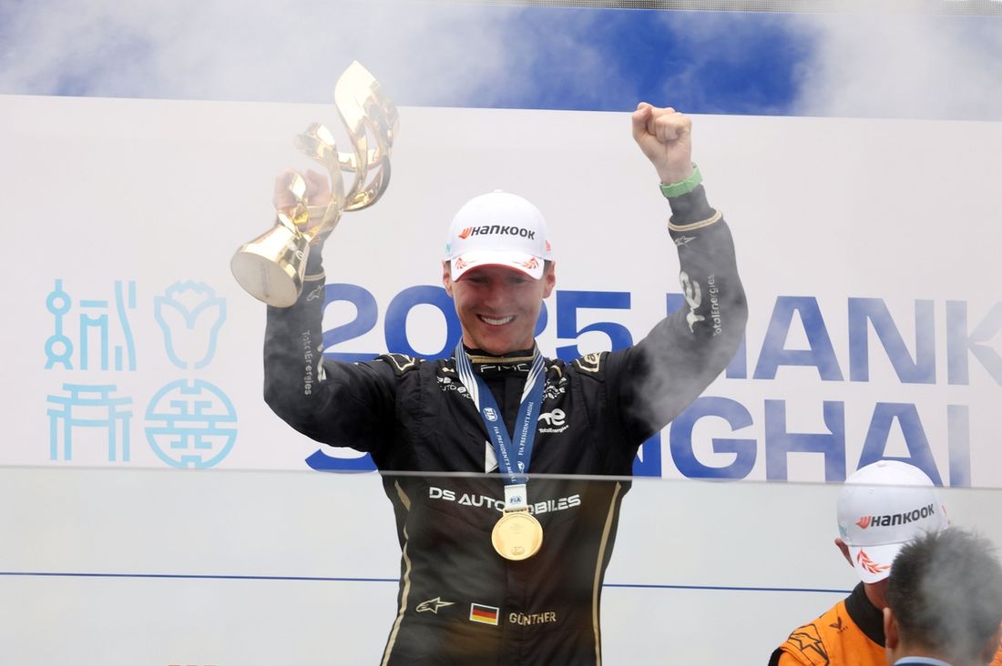 Podium: Zwycięzca wyścigu Maximilian Guenther, DS Penske