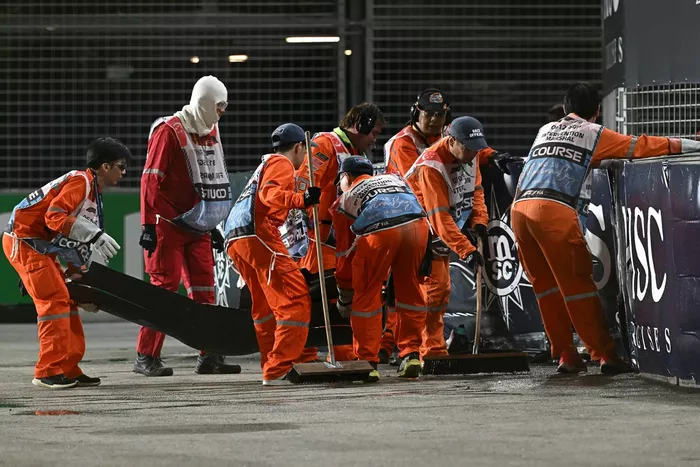 George Russell, accidente de Mercedes
