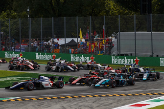 Artem Markelov, RUSSIAN TIME, leads George Russell, ART Grand Prix, Alexander Albon, DAMS at the start
