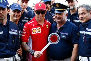Kimi Raikkonen, Ferrari y policía 