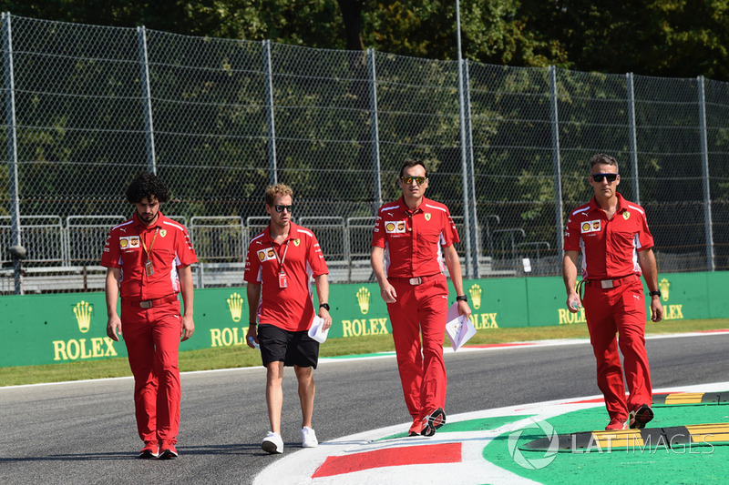 Sebastian Vettel, Ferrari ispeziona il circuito