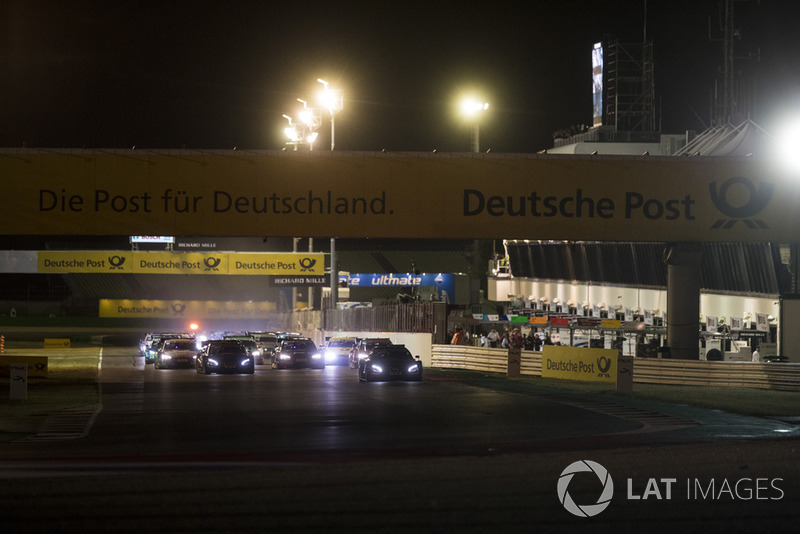 Edoardo Mortara, Mercedes-AMG Team HWA, Mercedes-AMG C63 DTM leads at the start of the race