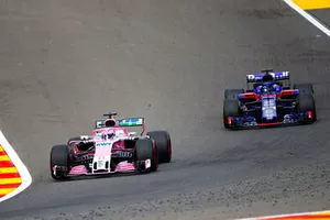Sergio Perez, Racing Point Force India VJM11, leads Brendon Hartley, Toro Rosso STR13