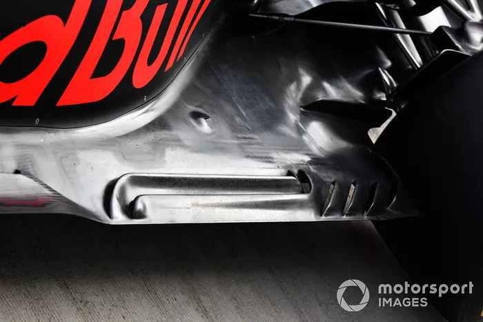 Red Bull Racing RB14 rear floor detail