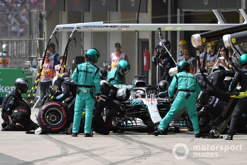 8º Mercedes con Lewis Hamilton: 2,61 segundos