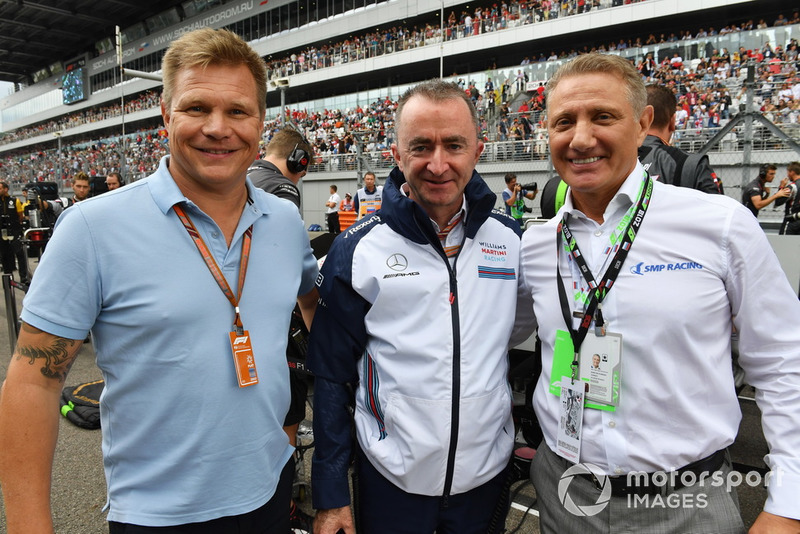 Boris Rotenberg, Paddy Lowe, Williams y Mika Salo en la parrilla