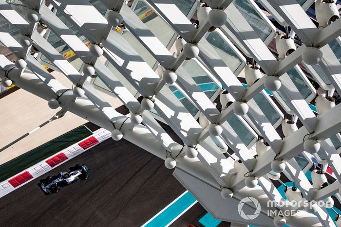 Lewis Hamilton, Mercedes-AMG F1 W09 