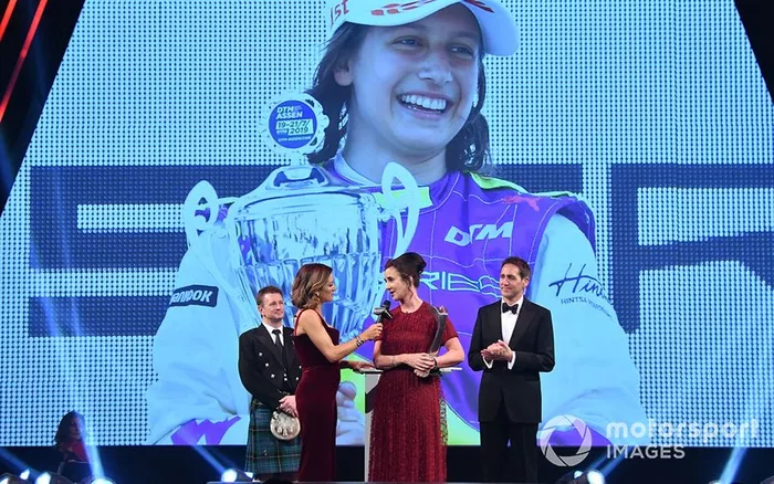 Catherine Bond Muir riceve il Pioneering and Innovation Award per la W Series