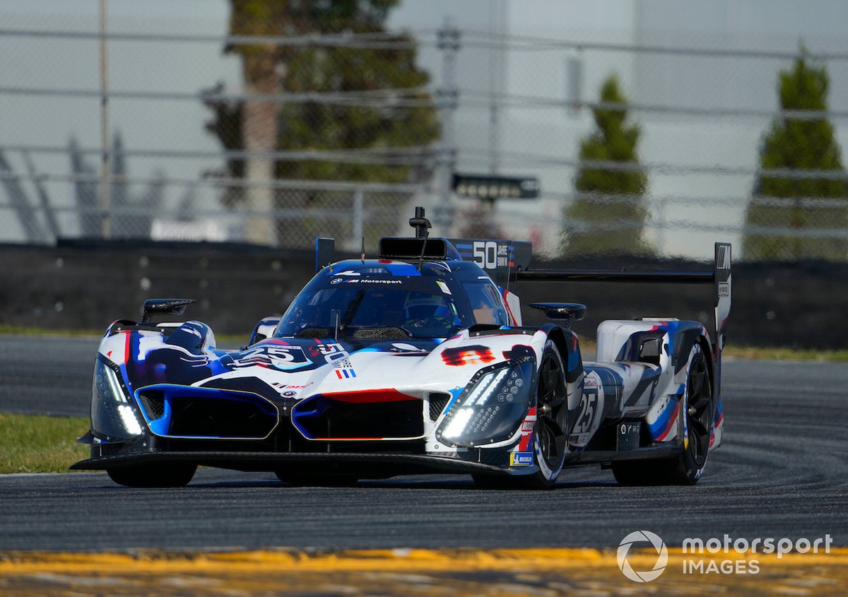 #25 BMW M Team RLL, BMW M Hybrid V8, GTP: Jesse Krohn, Augusto Farfus, Connor De Phillippi