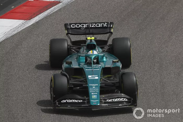Sebastian Vettel, Aston Martin AMR22

