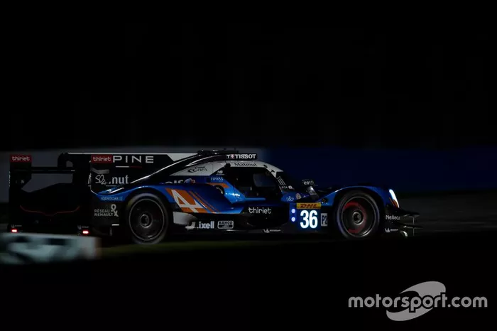 #36 Signatech Alpine Matmut Alpine A470: Nicolas Lapierre, Andre Negrao, Pierre Thiriet