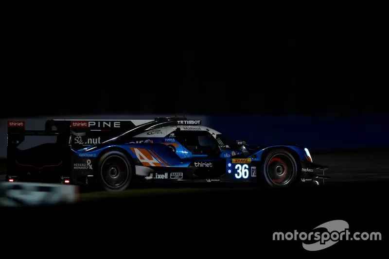#36 Signatech Alpine Matmut Alpine A470: Nicolas Lapierre, Andre Negrao, Pierre Thiriet
