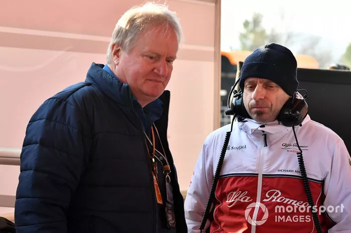 Jo Bauer, delegado técnico de la FIA y Simone Resta, Alfa Romeo Racing