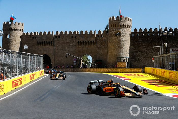 Lando Norris, McLaren MCL36, Daniel Ricciardo