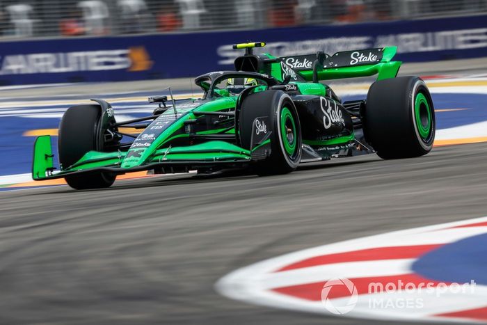 Zhou Guanyu, Stake F1 Team KICK Sauber C44