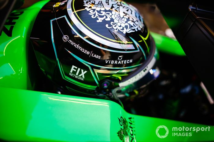 Zhou Guanyu, Stake F1 Team KICK Sauber