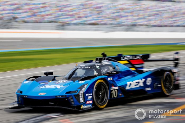 #10 Cadillac Wayne Taylor Racing Cadillac V- Series.R: Ricky Taylor, Filipe Albuquerque, Will Stevens, Brendon Hartley