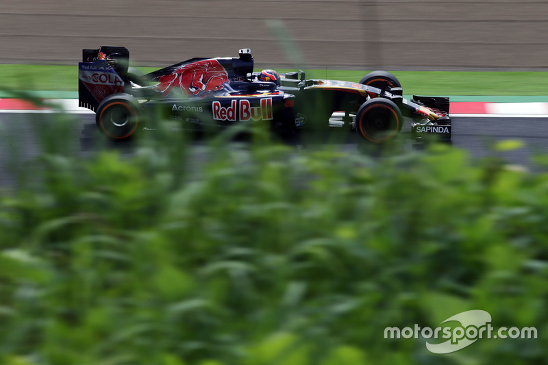 13. Daniil Kvyat, Scuderia Toro Rosso STR11