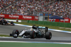 Льюіс Хемілтон, Mercedes AMG F1 W07 Hybrid