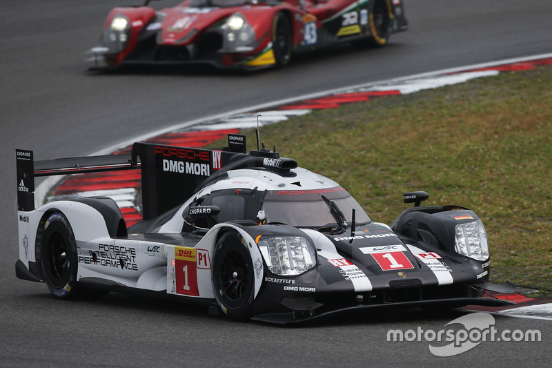 #1 Porsche Team Porsche 919 Hybrid: Timo Bernhard, Mark Webber, Brendon Hartley